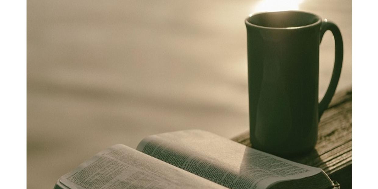 Bibel und Frühstück - Bild
