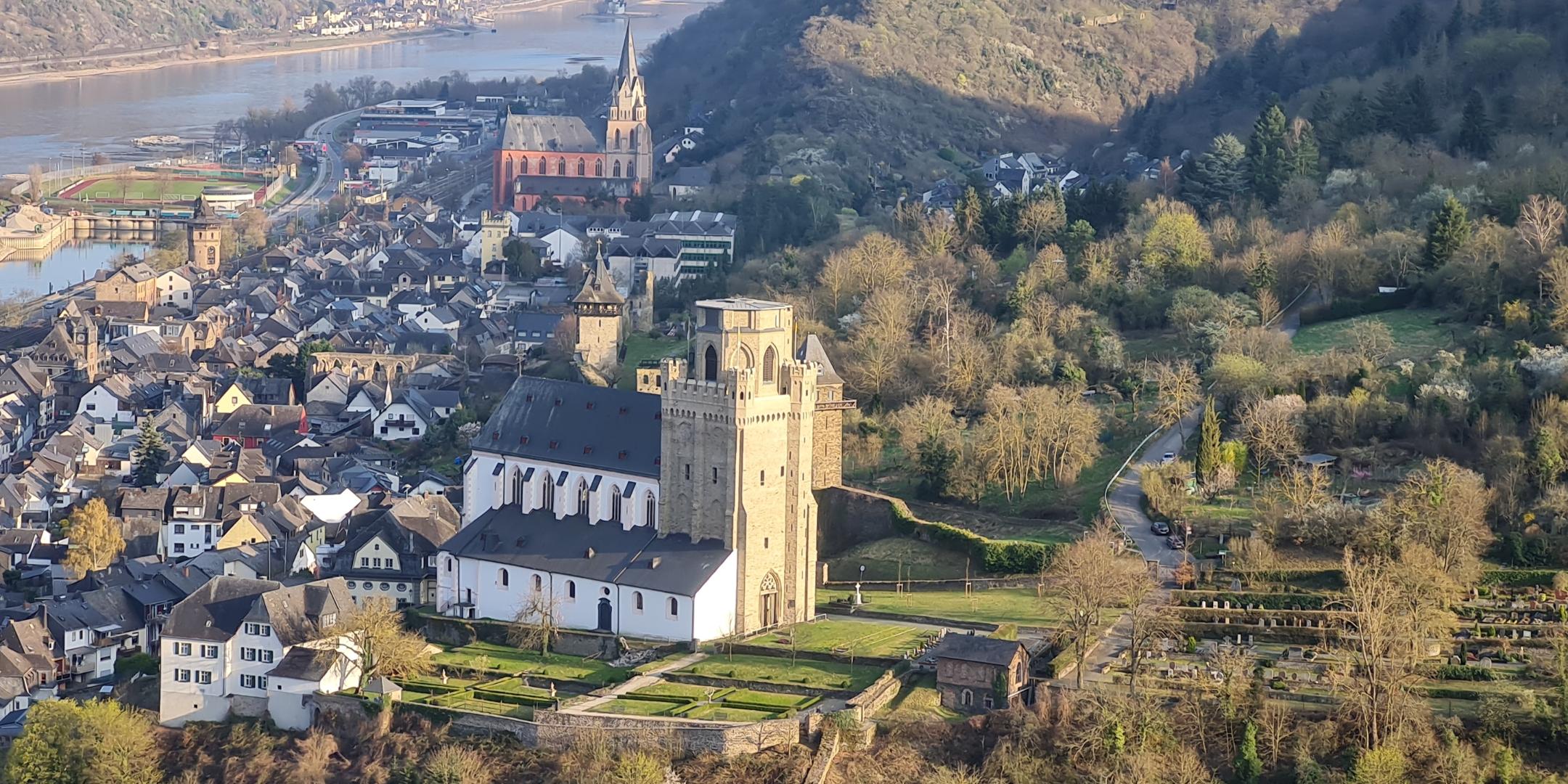 Oberwesel mit Martinsberg (c) Pastor Joachim Fey Oberwesel mit Martinsberg